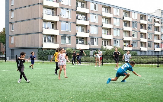 Ook in Amersfoort kan de jeugd weer georganiseerd gaan sporten in de buitenlucht. Onder regie van de Sport3hoek, bestaande uit ASF, SRO en gemeente Amersfoort, maken verenigingen en andere sport- en beweegaanbieders plannen om vanaf woensdag 29 april weer een sportaanbod te hebben voor jongeren tot en met 18 jaar. De komende dagen krijgen deze plannen meer vorm.